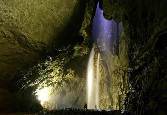 Gaping gill floodlit